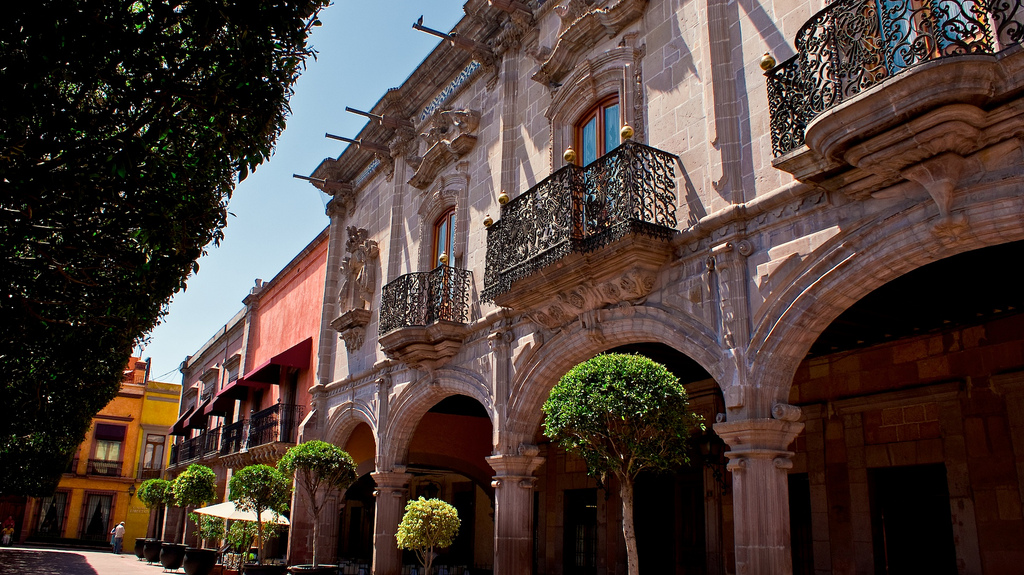 Casa de Tomás López de Ecala: A lovely building in the center of Querétaro with some of the most beautiful windows in Mexico