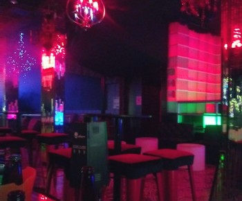Kinney Bar de Copas Nightclub