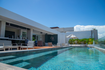 LivingBloom Concept Hotel