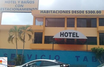 Hotel y Baños Río